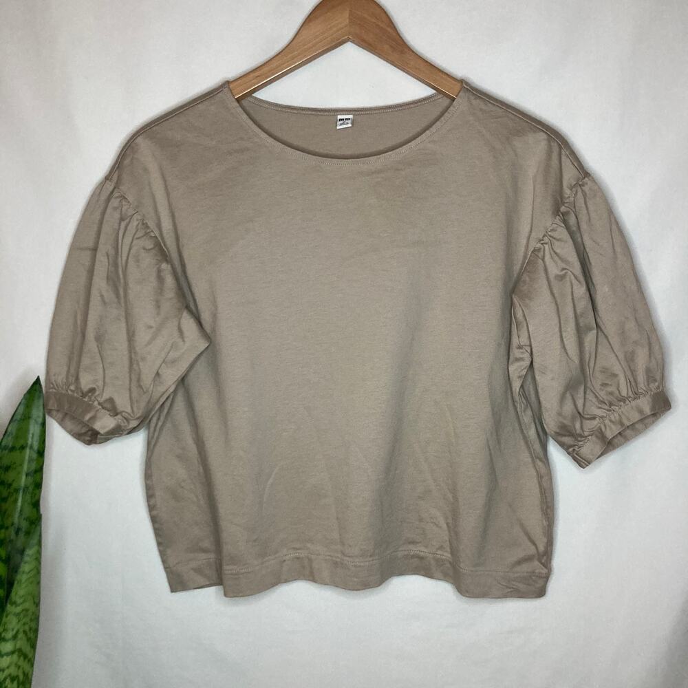 Uniqlo| Juniors tan puff sleeve coquette whimsy boho crop top